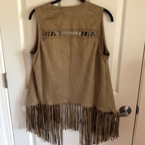 Fringed vest - Picture 2 of 3